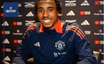 Manchester United Sign Leny Yoro from Lille