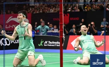 SBOTOP: Aaron-Wooi Yik Celebrate Singapore Open Glory with Heartfelt Dedication