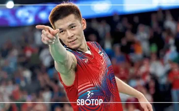 SBOTOP Kunlavut Eyes Historic Glory: One Win Away from Joining Badminton’s World Champions Elite
