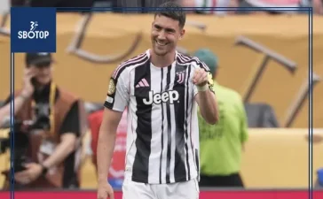 SBOTOP Juventus in a Bind: Kolo Muani Too Pricey, Vlahovic Hard to Offload