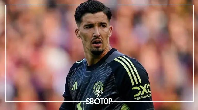 SBOTOP: Gary Neville Urges Man Utd to Sign a New Goalkeeper – But Is Martinez or Donnarumma the Right Fit