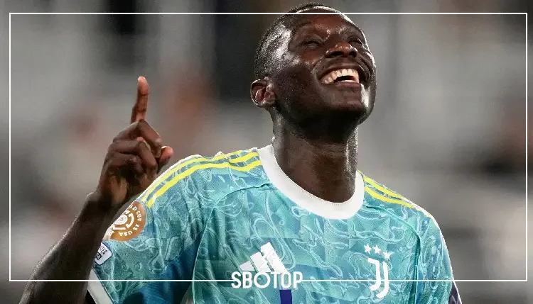 SBOTOP: Tottenham Secure Loan Signing of PSG Forward Randal Kolo Muani in Transfer Boost