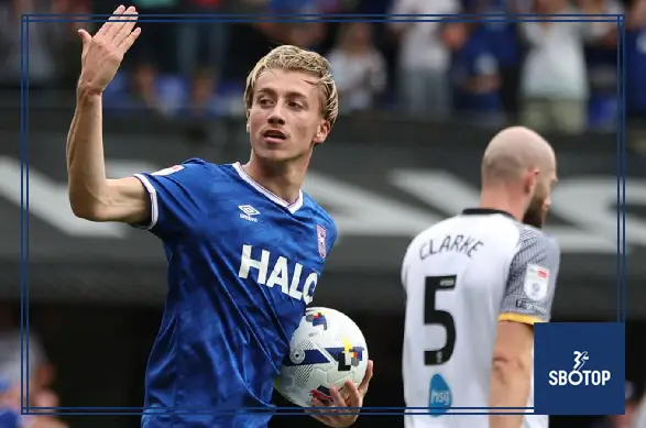 SBOTOP: Clarke’s Last-Minute Penalty Secures Dramatic 2-2 Draw for Ipswich Against Derby
