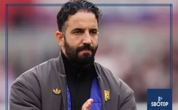SBOTOP Neville Slams United Tactics: ‘Mount at Wing-Back Is Ridiculous’
