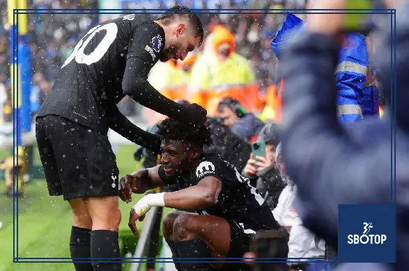 SBOTOP Deflected Brilliance: Mathys Tel and Mohammed Kudus Fire Tottenham to 2-1 Comeback Win Over Leeds