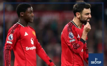 SBOTOP: Everton Triumph 1-0 at Old Trafford as David Moyes Secures First Win Against Man Utd Following Gueye Red Card