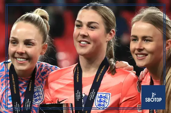 SBOTOP Mary Earps Breaks Silence: Ex-England No.1 Reveals Rift with Hannah Hampton That Sparked Shock Retirement