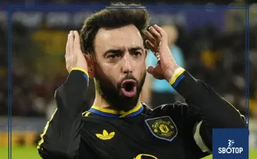 SBOTOP: Bruno Fernandes Shines with Two Goals as Man Utd Beat Wolves 4-1 Amorim's Side Climbs to Sixth in Premier League