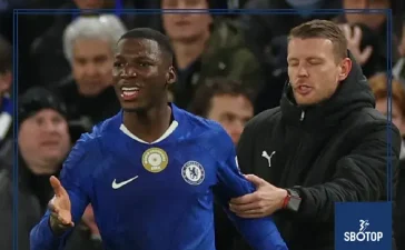 SBOTOP: Chelsea’s Caicedo Let Pressure of Rice Comparisons Affect Him Says Carragher