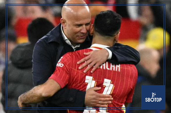 SBOTOP : Arne Slot Brings Mohamed Salah Back as Liverpool Seek Calm Ahead of Brighton Clash