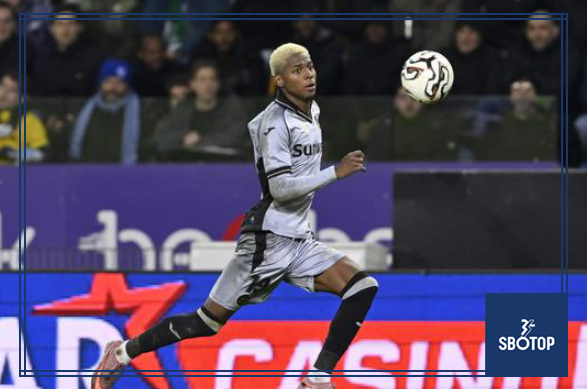 SBOTOP : Manchester United and Tottenham Hotspur Battle for Nilson Angulo’s Signature