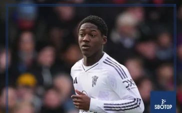 SBOTOP : Napoli Frustrated as Kobbie Mainoo Transfer from Manchester United Faces Financial Hurdles