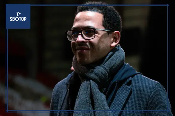 SBOTOP Carragher and Neville United in Doubt Over Liam Rosenior_ Has Chelsea’s Standard Dropped_