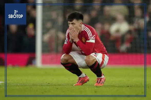 SBOTOP Lisandro Martinez Reveals Shocking Dark Period at Manchester United : Almost Retired Early