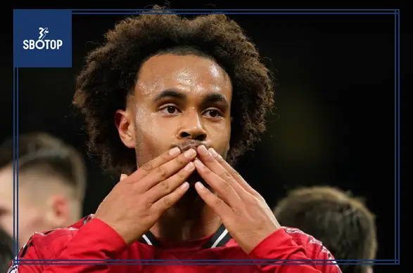 SBOTOP : AS Roma Resumes Talks with Manchester United Over Joshua Zirkzee Transfer