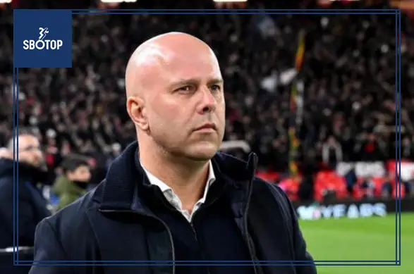 SBOTOP _ Liverpool Initiates Talks for Potential Replacement of Arne Slot