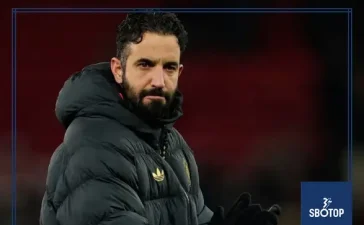 SBOTOP _ Ruben Amorim Under Pressure as Criticism Mounts Against Manchester United Management