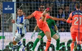 SBOTOP: Frenkie de Jong Furious After Barcelona Defeat, Criticizes Referee Gil Manzano’s Decisions