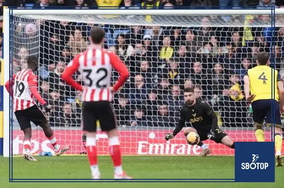 SBOTOP: Habib Diarra’s Controversial Penalty Sends Sunderland Past Oxford United in FA Cup Thriller