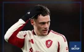 SBOTOP Gary Neville Slams Liverpool: Arne Slot’s Side ‘Soft and Vulnerable’ Following Bournemouth Defeat