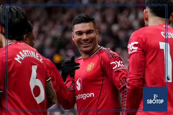 SBOTOP: Jamie Carragher Praises Casemiro as Manchester United Midfielder Transforms Into ‘Completely Different Player’