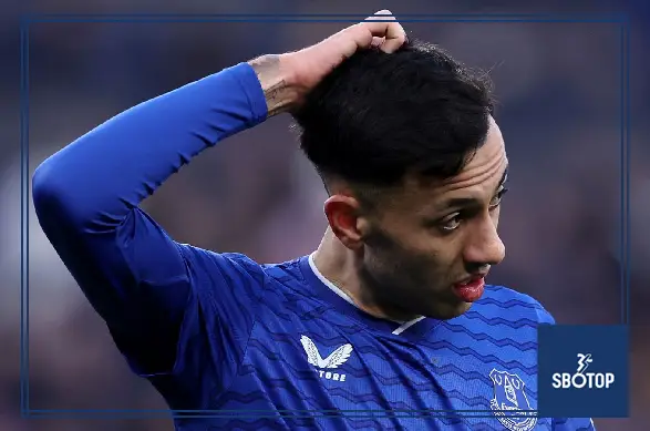 SBOTOP: Oliver Glasner Expresses Frustration Over Dwight McNeil Deal Urges Crystal Palace to Undergo a Strategic Reset