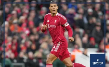 Arne Slot Confident Virgil van Dijk Can Stay at Liverpool Longer