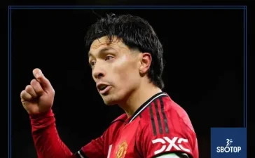 SBOTOP : Barcelona Targets Lisandro Martinez, But Manchester United Blocks Move