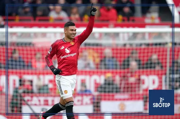 SBOTOP : Manchester United Urged to Sign One of Two Midfielders as Casemiro Successor