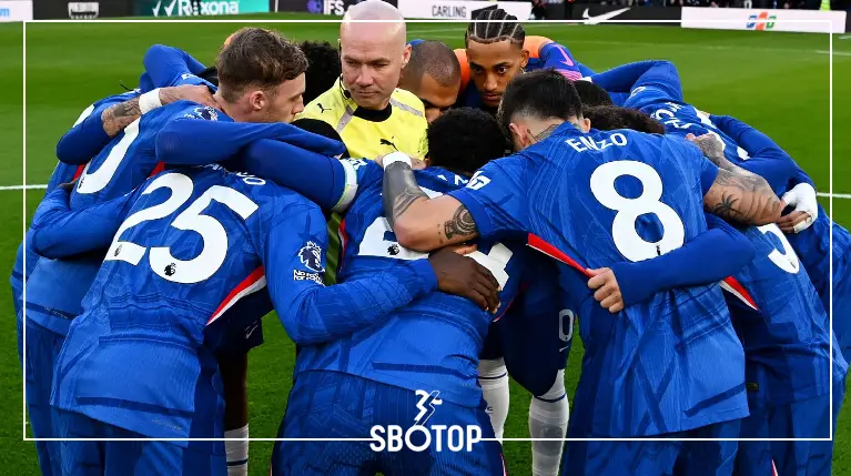 SBOTOP Chelsea Outcry: Liam Rosenior Criticizes Referee Paul Tierney After Controversial Incident Sparks Debate