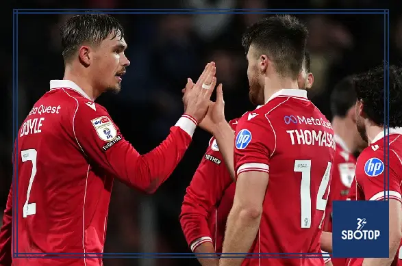 SBOTOP: Wrexham Strengthen Play-Off Hopes with 2-0 Win Over Swansea Featuring Broadhead Goal and Cullen Own Goal in Star-Studded Match