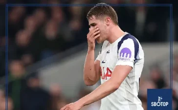 SBOTOP: Tottenham Collapse After Van de Ven Sent Off in Crystal Palace Victory