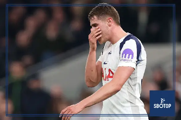SBOTOP: Tottenham Collapse After Van de Ven Sent Off in Crystal Palace Victory