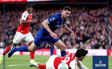 SBOTOP: Jamie Redknapp Slams VAR After Arsenal Denied Penalty Against Everton Labels Inaction Over Kai Havertz Incident a Disgrace