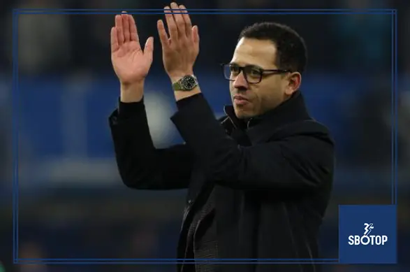 SBOTOP : Chelsea Eye Mike Penders as Potential Solution to Goalkeeping Woes