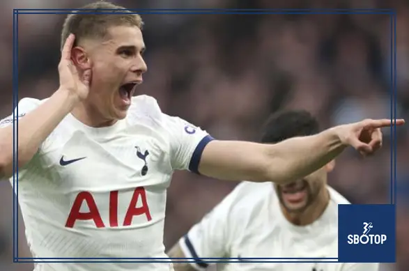 SBOTOP : Rio Ferdinand Sets Benchmark as Micky van de Ven Faces Liverpool Transfer Speculation