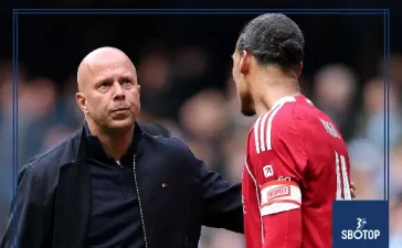 SBOTOP Liverpool Exposed: Arne Slot’s Overlooked Throw-In Flaws Highlight Deeper Issues in 4-0 Collapse Against Man City