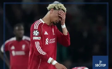 SBOTOP: Carragher Slams Arne Slot’s Tactical Call as Van Dijk Left Vulnerable in Liverpool’s Defeat to PSG