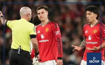 SBOTOP: Controversy Erupts as Carrick Labels Lisandro Martínez Red Card One of the Worst Decisions