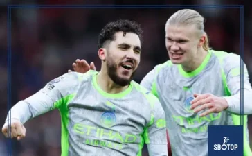 SBOTOP : Rayan Cherki Issues Public Apology for Hugo Ekitike Jersey on Bench