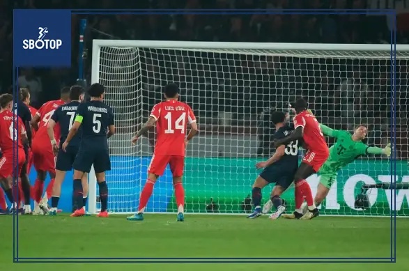 SBOTOP: Hilarious Scene in PSG Clash: Ball Boy Pranks Manuel Neuer, Leaves Him Amused