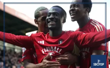 SBOTOP Late Drama at Wembley: Salford City Edge Past Grimsby Town 4-3 on Aggregate After Extra-Time Thriller