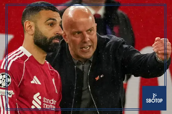 SBOTOP Gary Neville Reacts to Mohamed Salah’s Liverpool Comments: Star’s Frustration Understandable but Would Spark Fury if He Played for Man Utd