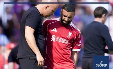 SBOTOP: Mohamed Salah Injury Raises Uncertainty as Liverpool Icon Faces Possible Final Appearance After Hamstring Setback in Crystal Palace Victory