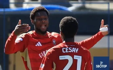 SBOTOP Grimsby Town 1-2 Salford City: Karl Robinson’s Team Stage Comeback to Take First-Leg Advantage in League Two Play-Off Semi-Final