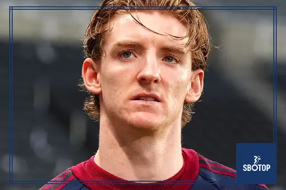 SBOTOP: Bayern Munich Initiate Talks with Newcastle for England Star Anthony Gordon in Potential Summer Transfer Move