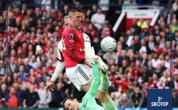 SBOTOP: Howard Webb Admits VAR Limitations as Manchester United’s Benjamin Šeško Handball Incident Against Liverpool Escapes Intervention