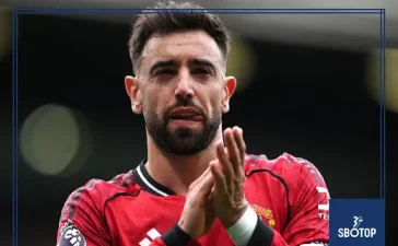 SBOTOP: Bruno Fernandes Leads Manchester United Revival and Claims Premier League’s Biggest Award