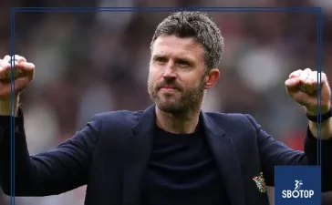 SBOTOP: Gary Neville Backs Carrick as Front-Runner for Manchester United Job but Questions His Suitability for the Role