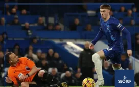 SBOTOP Giggs Backs Shock Move : Man United Urged to Battle Chelsea for Cole Palmer